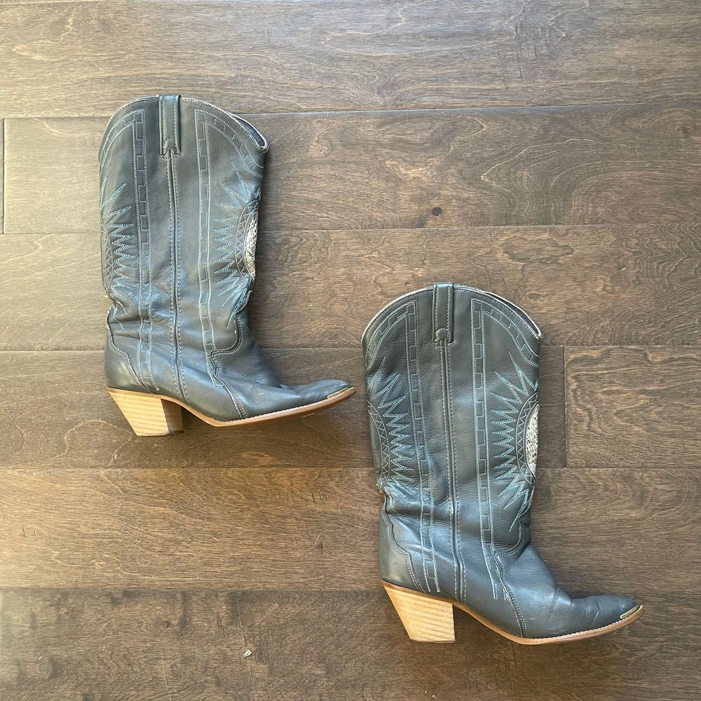 VINTAGE Acme Cowboy Boots